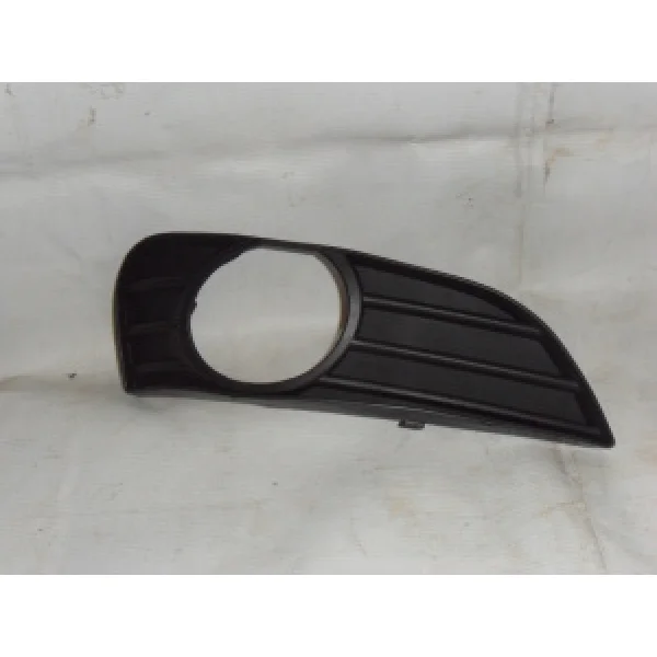 Рамка противотуманной фары правая Geely MK Cross 101800611401